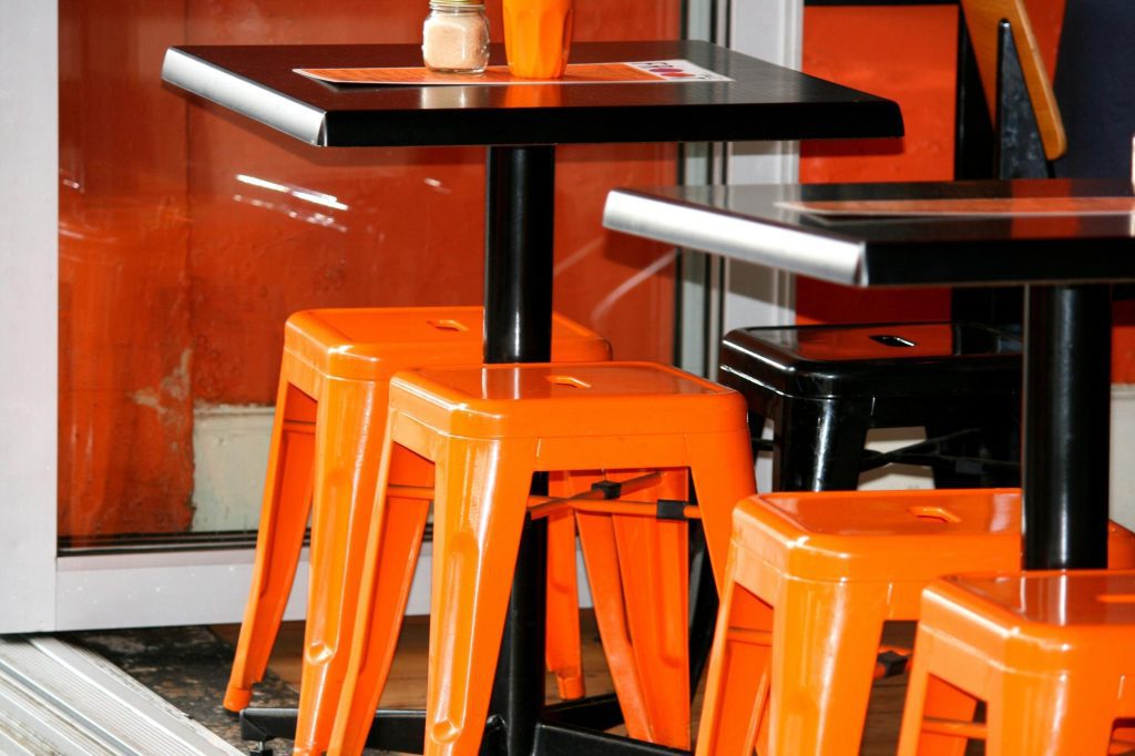 Equipos y Mobiliario